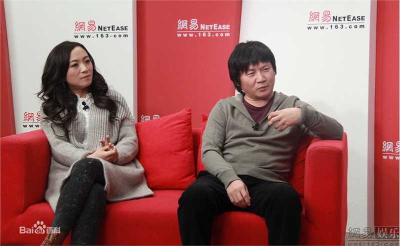 李漠出席活动照片素颜照相册