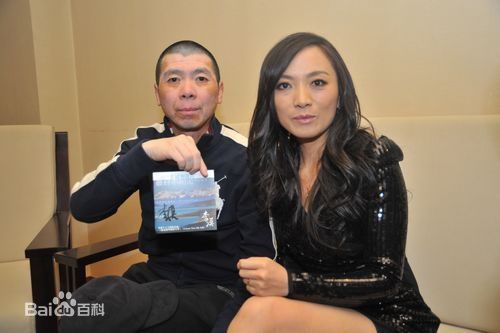 李漠出席活动照片素颜照相册