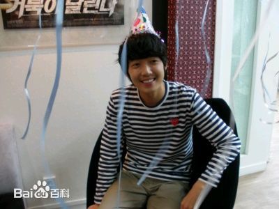 郑敬淏(Jung Kyung Ho)2009年生日会图册