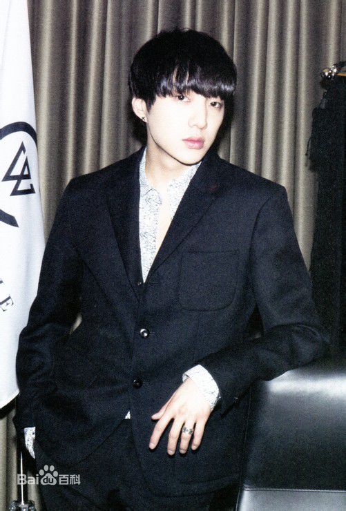 姜昇润(Kang Seung Yoon)活动性感图片壁纸