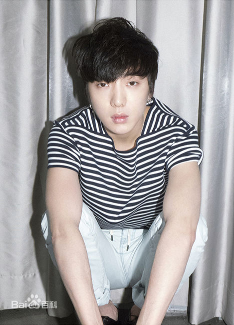 姜昇润(Kang Seung Yoon)活动性感图片壁纸