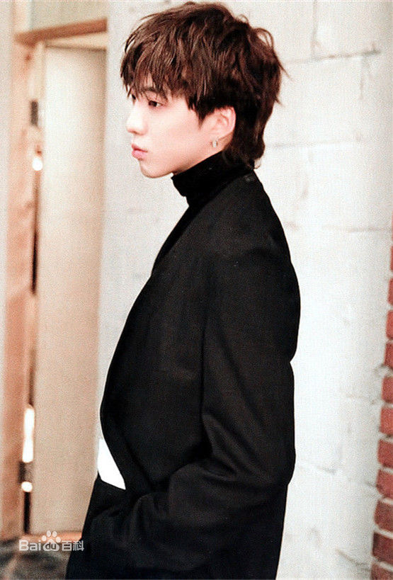 姜昇润(Kang Seung Yoon)活动性感图片壁纸