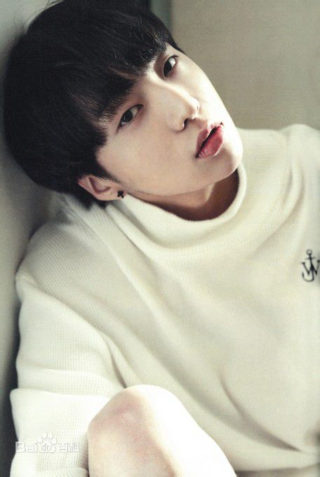 姜昇润(Kang Seung Yoon)活动性感图片壁纸