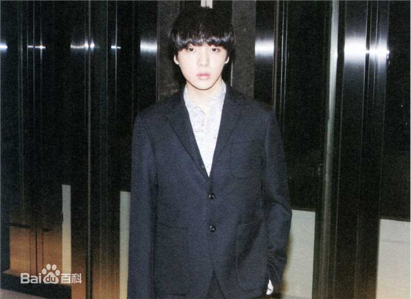 姜昇润(Kang Seung Yoon)活动性感图片壁纸