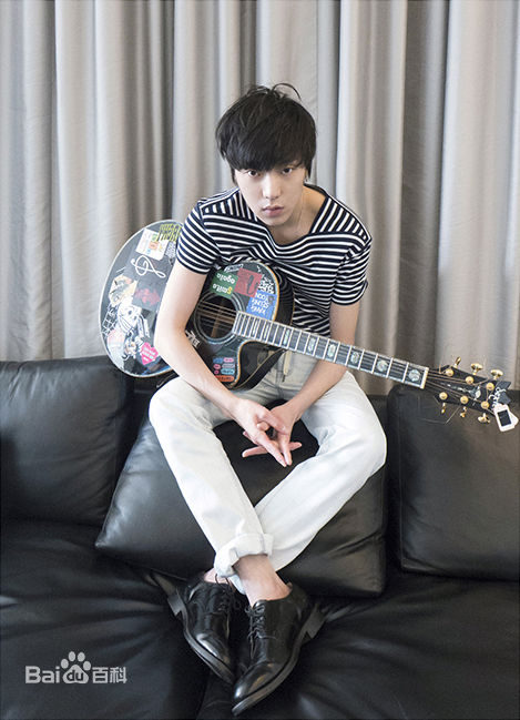 姜昇润(Kang Seung Yoon)活动性感图片壁纸