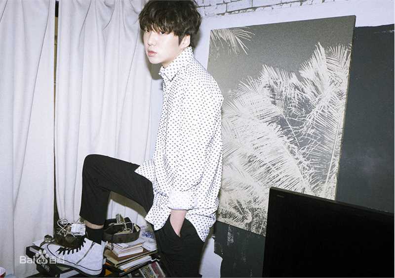 姜昇润(Kang Seung Yoon)活动性感图片壁纸