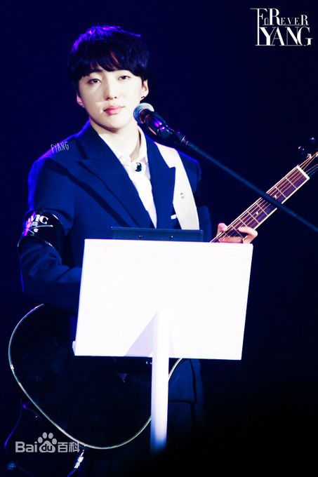 姜昇润(Kang Seung Yoon)专辑素颜照相册