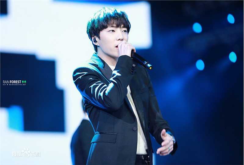 姜昇润(Kang Seung Yoon)专辑素颜照相册