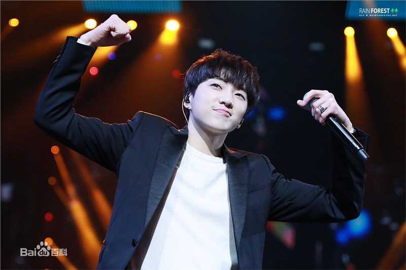 姜昇润(Kang Seung Yoon)专辑素颜照相册