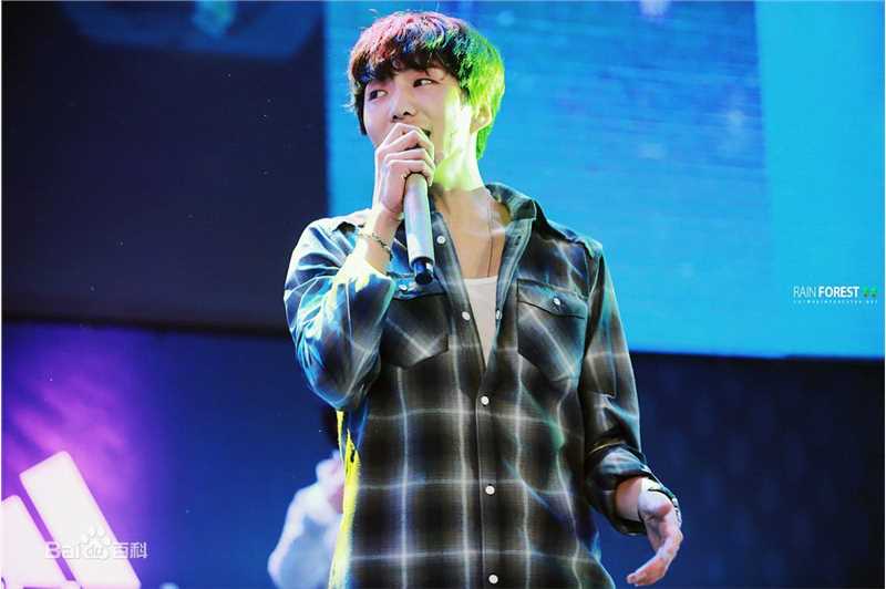 姜昇润(Kang Seung Yoon)专辑素颜照相册