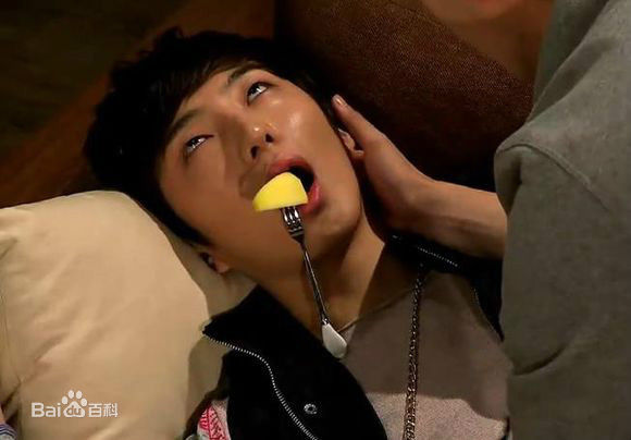 姜昇润(Kang Seung Yoon)活动性感图片图集