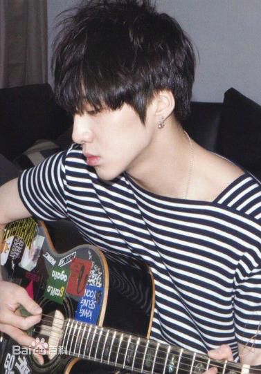 姜昇润(Kang Seung Yoon)活动性感图片图集