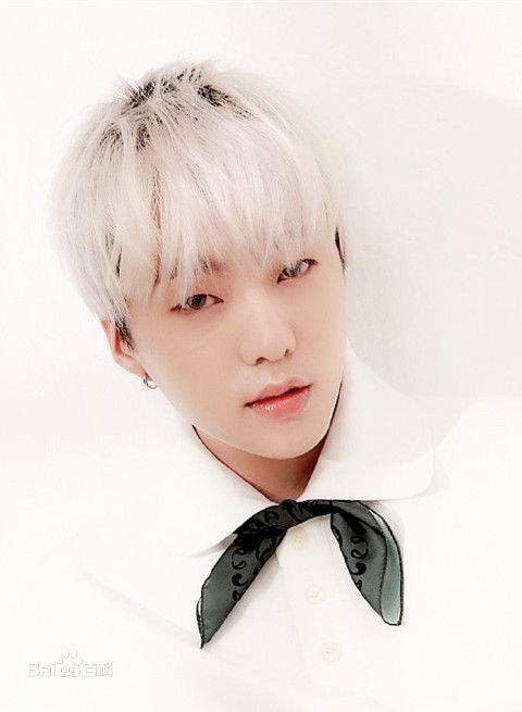 姜昇润(Kang Seung Yoon)WILD素颜照相册