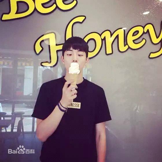 南柱赫(Nam Joo Hyuk)生活照素颜照相册