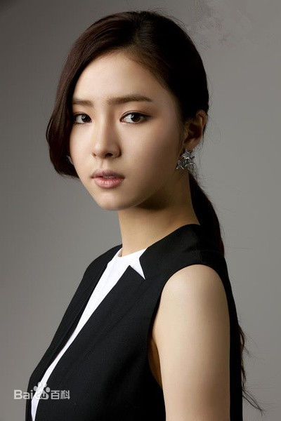 申世景(Shin Se Kyung)时尚王壁纸壁纸