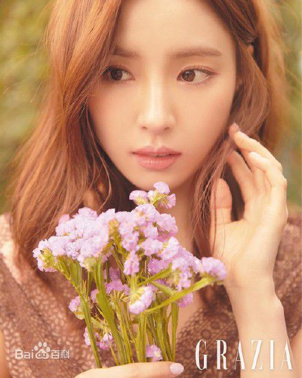 最新申世景(Shin Se Kyung)性感图片