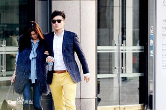 全智贤(Gianna Jun、)和老公素颜照壁纸