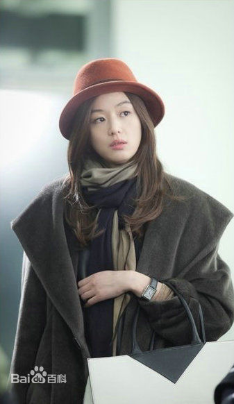 全智贤(Gianna Jun、)来自星星的你生活照