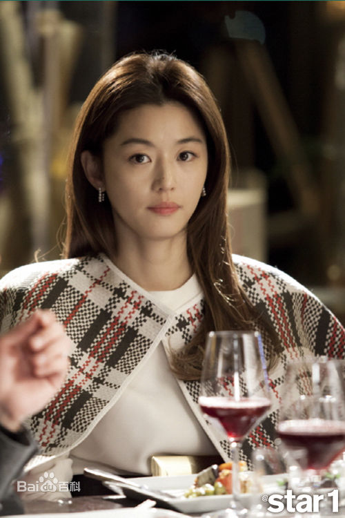 全智贤(Gianna Jun、)来自星星的你生活照