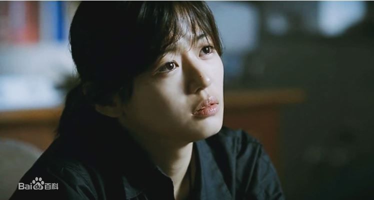 全智贤(Gianna Jun、)曾是超人的男子素颜照壁纸