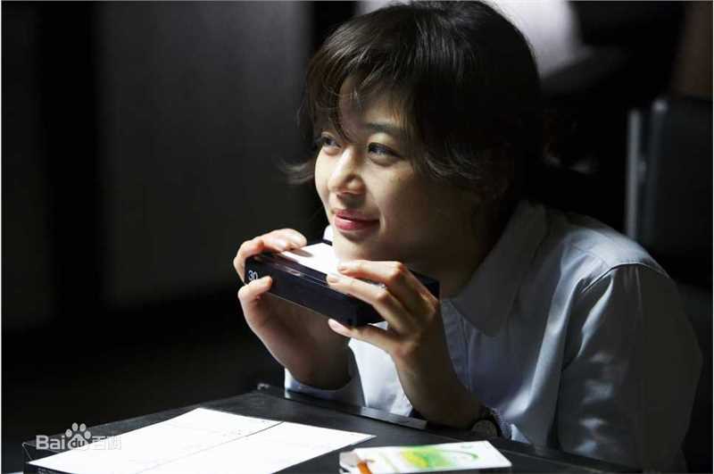 全智贤(Gianna Jun、)曾是超人的男子素颜照壁纸