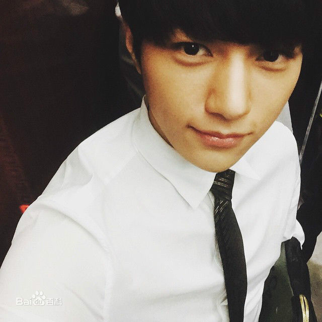 金明洙(，Kim Myung Soo，L， ，エル)SNS图片性感图片壁纸