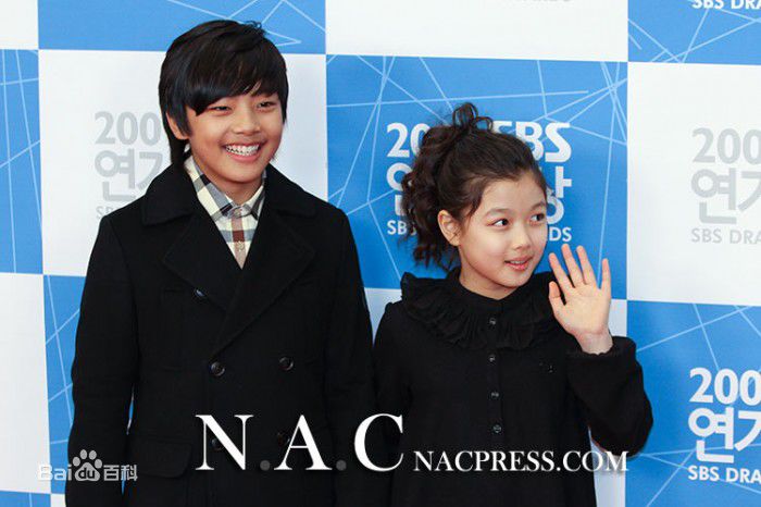 吕珍九(；Yeo Jin Goo；ヨ ジング)各大颁奖典礼性感图片图集