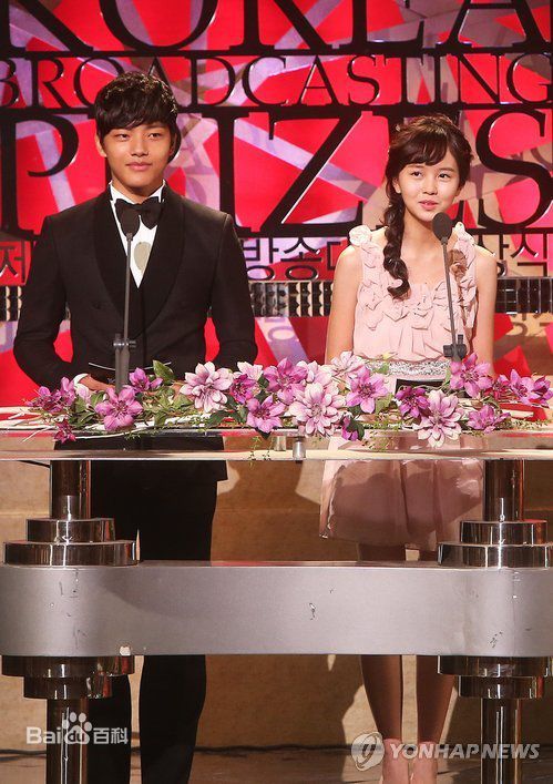 吕珍九(；Yeo Jin Goo；ヨ ジング)各大颁奖典礼性感图片图集