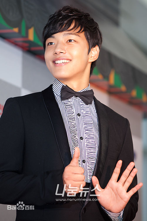 吕珍九(；Yeo Jin Goo；ヨ ジング)各大颁奖典礼性感图片图集
