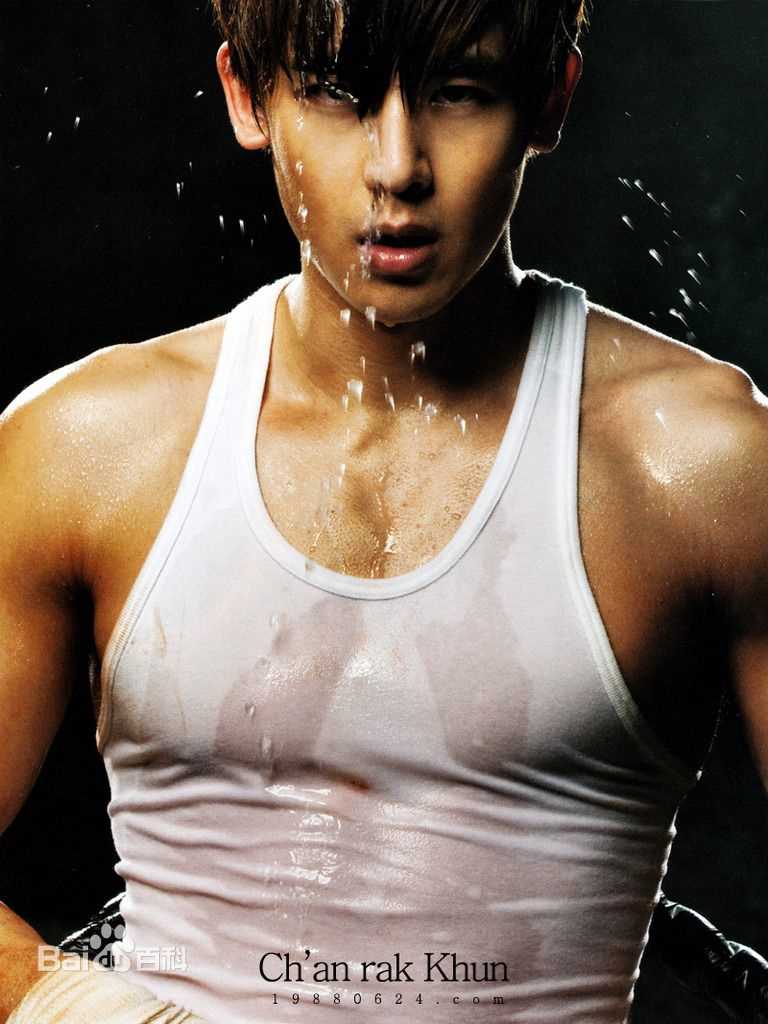尼坤(Nichkhun Buck Horvejkul)2011前后照片