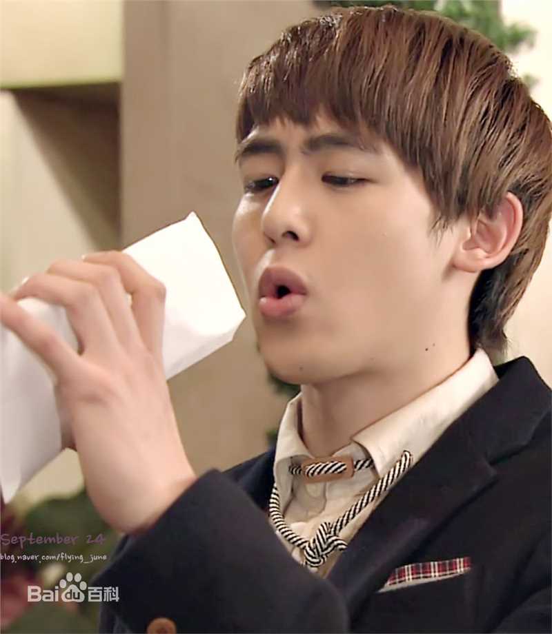 尼坤(Nichkhun Buck Horvejkul)全部我的爱截图前后照片