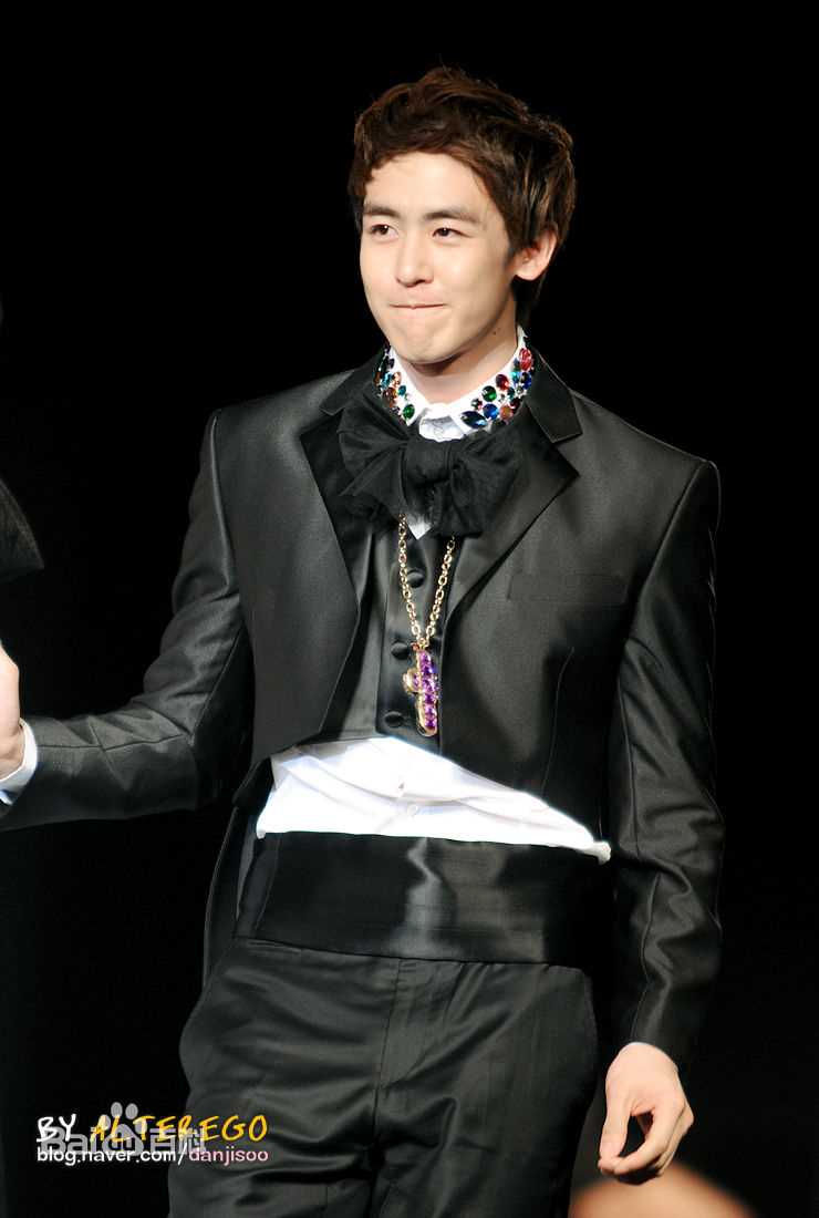尼坤(Nichkhun Buck Horvejkul)101122 The Korea Jewelry Awards图片图集