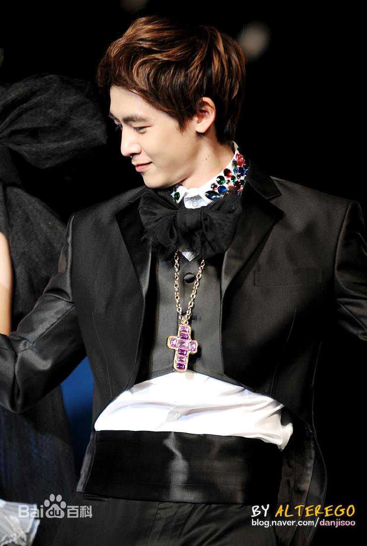 尼坤(Nichkhun Buck Horvejkul)101122 The Korea Jewelry Awards图片图集