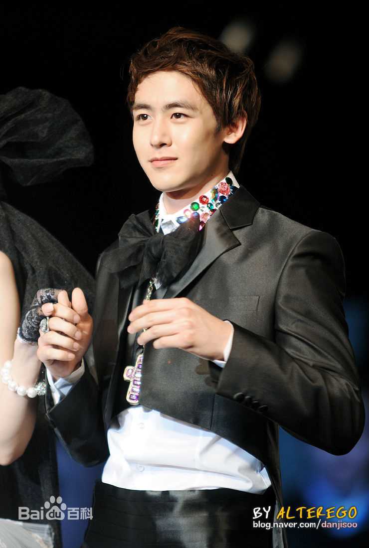 尼坤(Nichkhun Buck Horvejkul)101122 The Korea Jewelry Awards图片图集