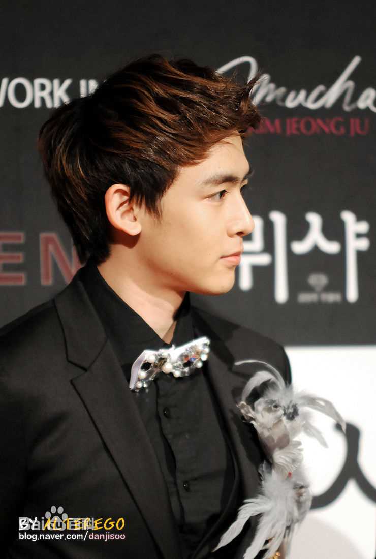 尼坤(Nichkhun Buck Horvejkul)101122 The Korea Jewelry Awards图片图集