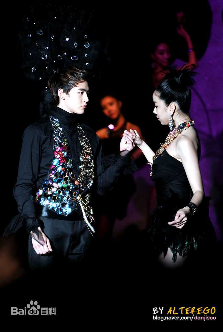 尼坤(Nichkhun Buck Horvejkul)101122 The Korea Jewelry Awards图片图集