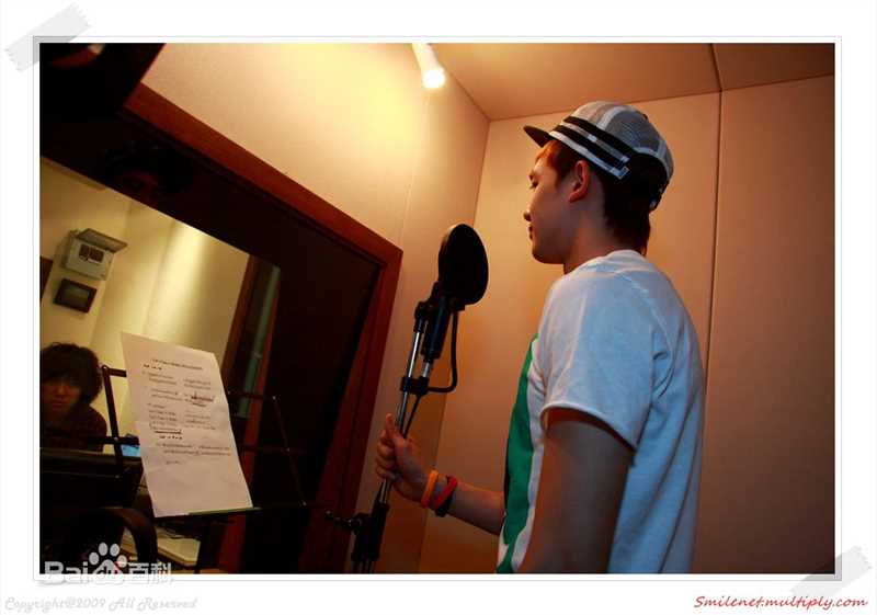 尼坤(Nichkhun Buck Horvejkul)lets take a break 录歌前后照片