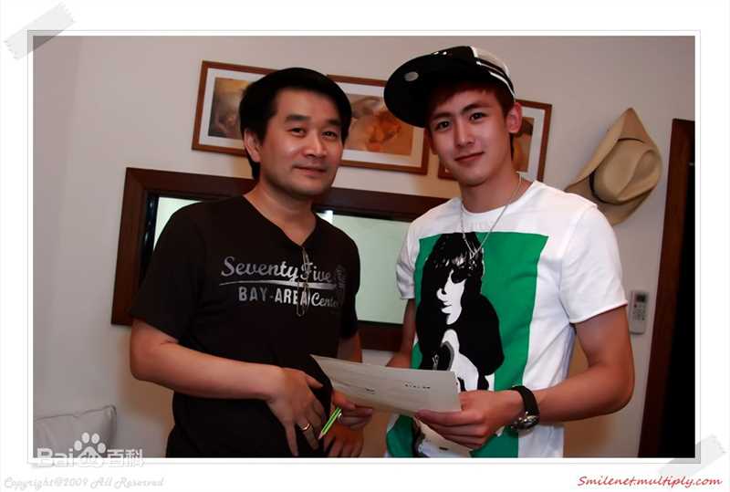 尼坤(Nichkhun Buck Horvejkul)lets take a break 录歌前后照片