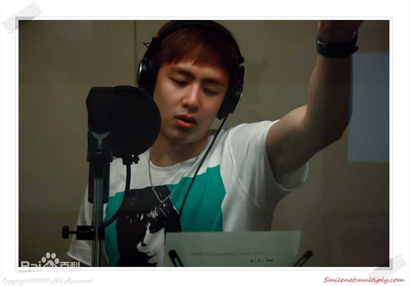 尼坤(Nichkhun Buck Horvejkul)lets take a break 录歌前后照片
