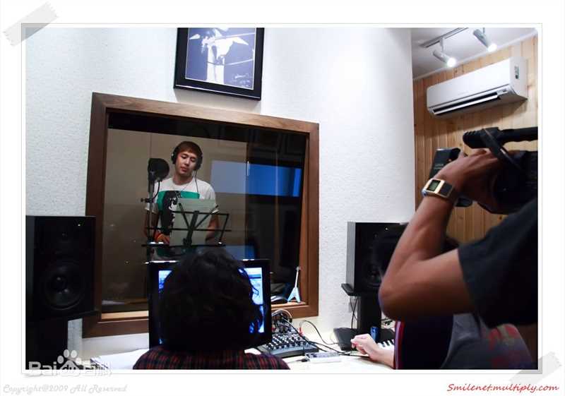 尼坤(Nichkhun Buck Horvejkul)lets take a break 录歌前后照片