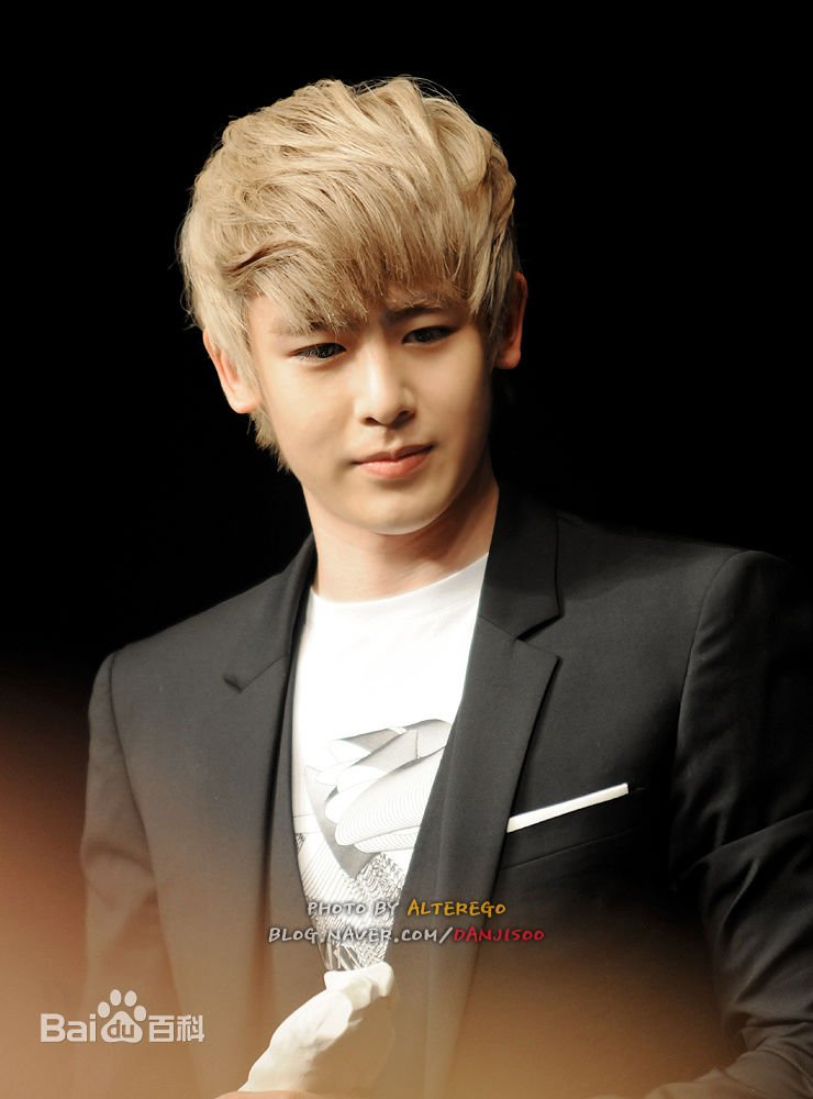 尼坤(Nichkhun Buck Horvejkul)100528 COOL GUY CONTEST素颜照相册