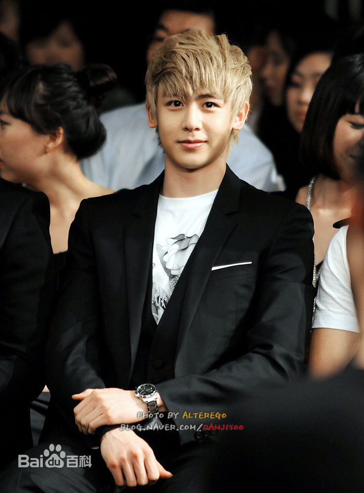 尼坤(Nichkhun Buck Horvejkul)100528 COOL GUY CONTEST素颜照相册