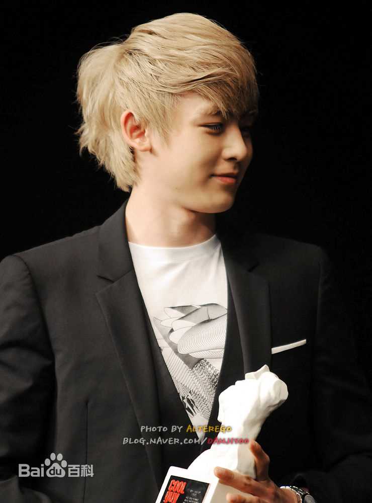 尼坤(Nichkhun Buck Horvejkul)100528 COOL GUY CONTEST素颜照相册