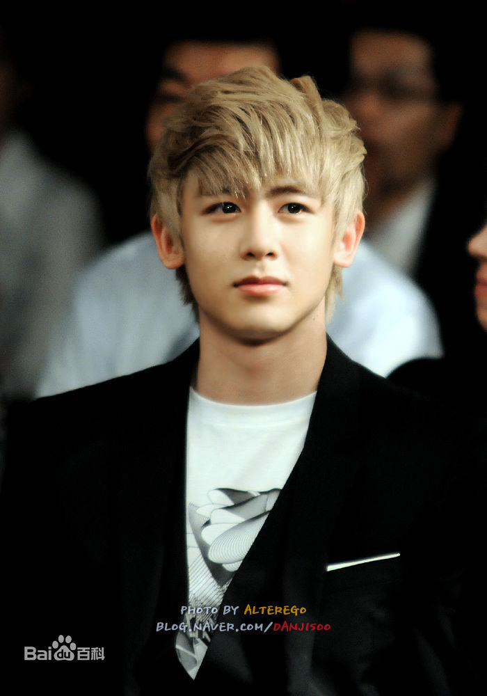 尼坤(Nichkhun Buck Horvejkul)100528 COOL GUY CONTEST素颜照相册