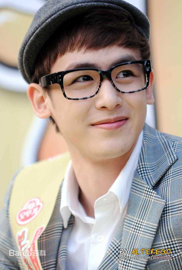 尼坤(Nichkhun Buck Horvejkul)101018 Ottoki Cheese Ramyun Fansign图册