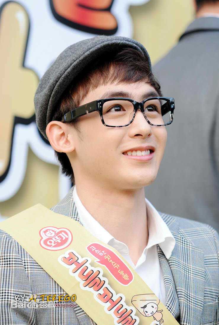 尼坤(Nichkhun Buck Horvejkul)101018 Ottoki Cheese Ramyun Fansign图册