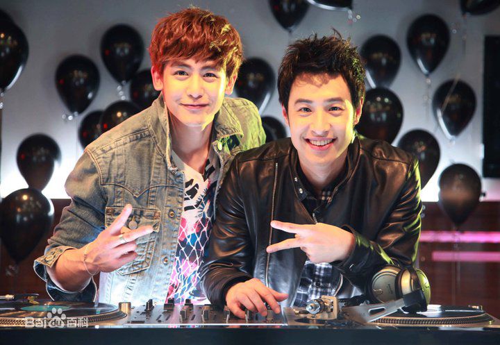 尼坤(Nichkhun Buck Horvejkul)触动MV拍摄图图册