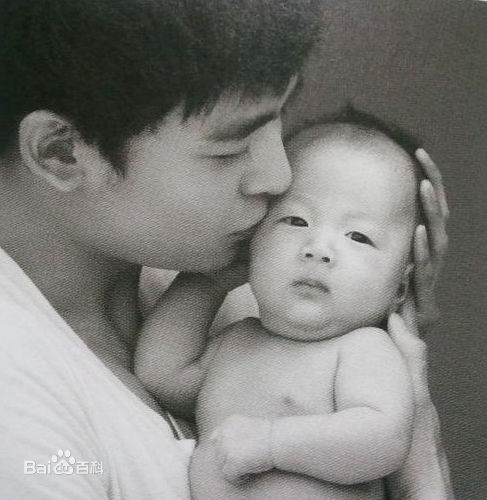 尼坤(Nichkhun Buck Horvejkul)天使的信件素颜照相册
