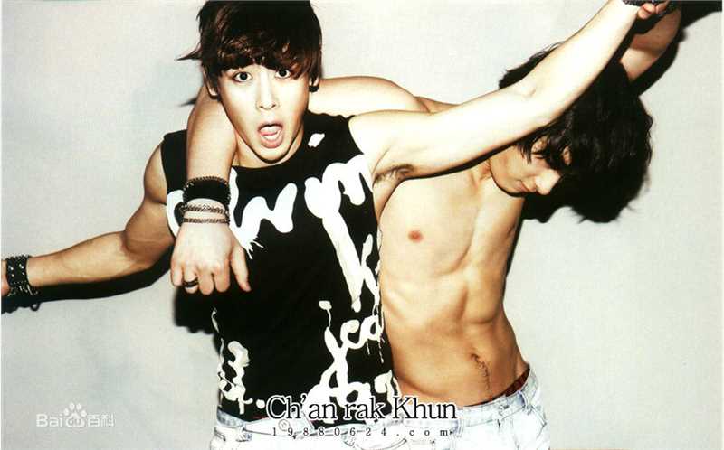 尼坤(Nichkhun Buck Horvejkul)2010壁纸壁纸