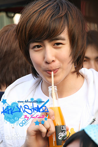 尼坤(Nichkhun Buck Horvejkul)出道前壁纸壁纸